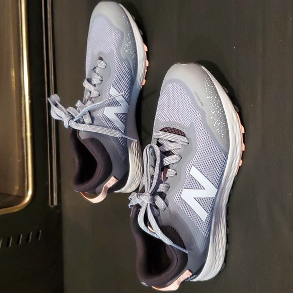 EUC New Balance Fresh Foam Arishi - Picture 5 of 11